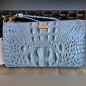 NWT Brahmin Daisy in HEAVENLY BLUE Clutch/Wristlet